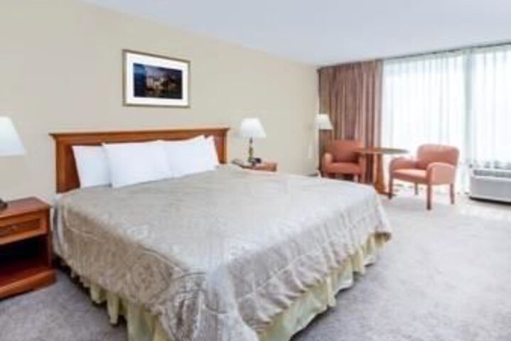 Room 32 of 53