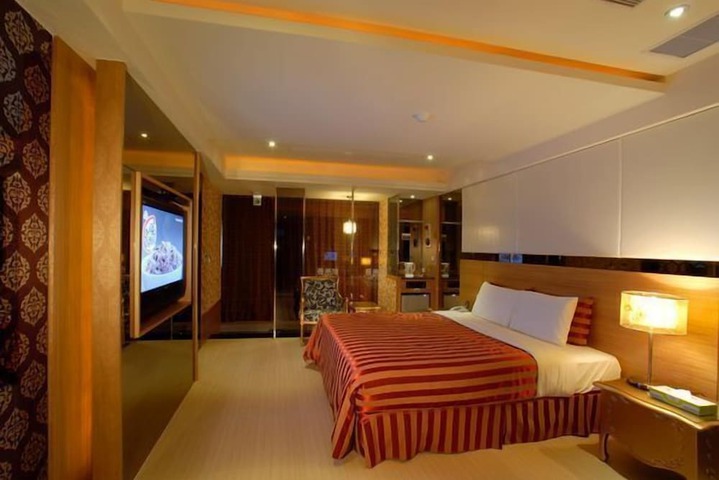 Room 27 of 107