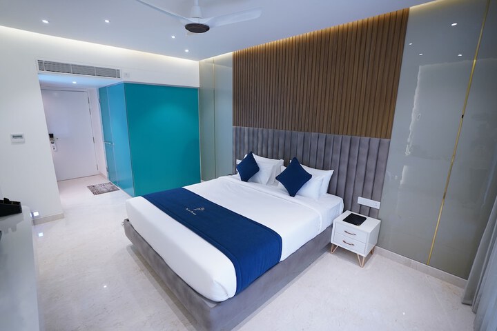Room 11 of 31