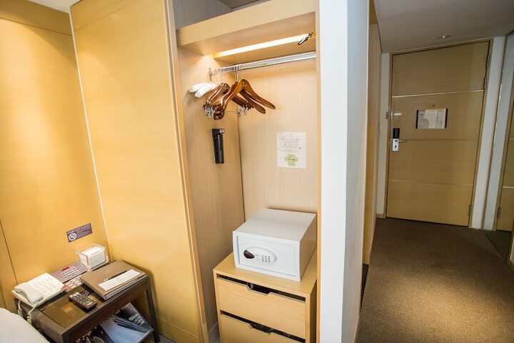 Room 22 of 145