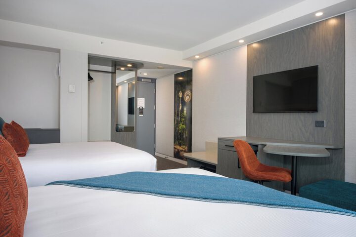 Room 32 of 108