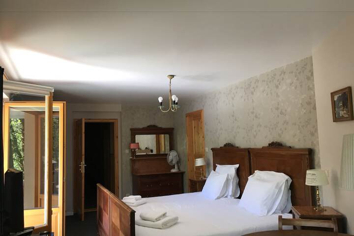 Room 2 of 58