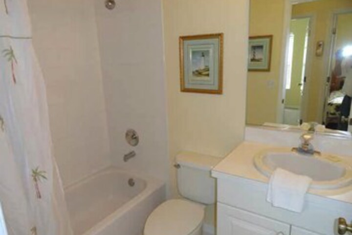 Room 4 of 20