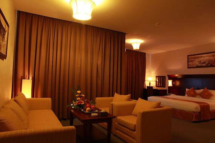 Room 17 of 37