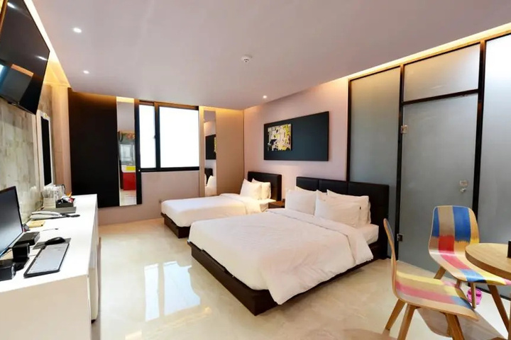 Room 3 of 5