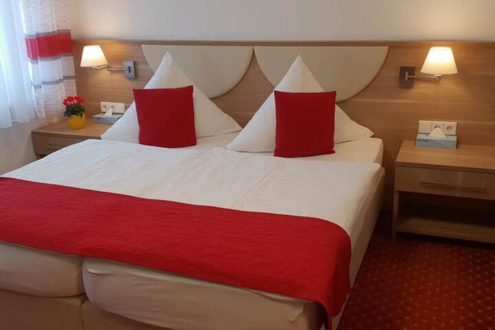 Room 10 of 31