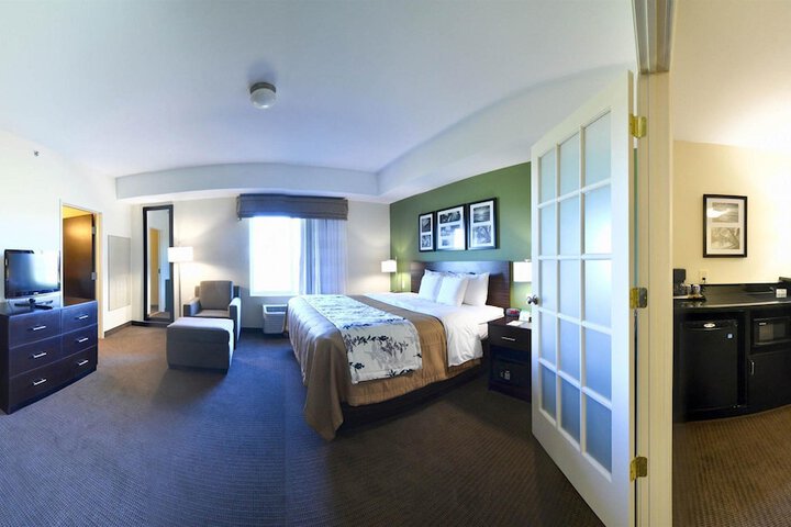 Room 22 of 33