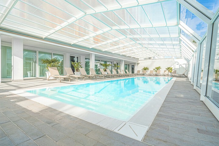 Pool 21 of 33