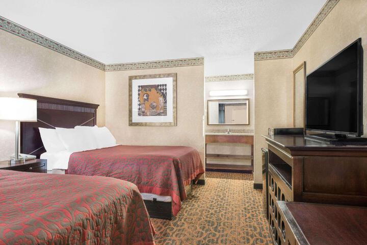2 Double Beds (1 of 5)