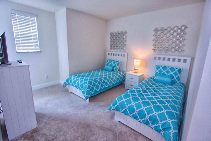 Room 4 of 47