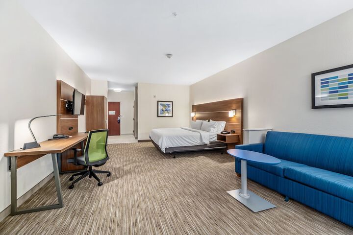 Room 21 of 82
