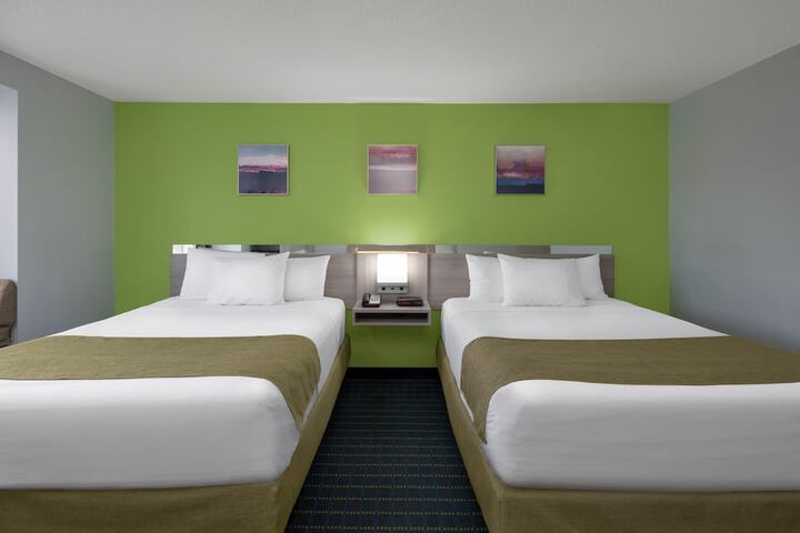 Room 10 of 30