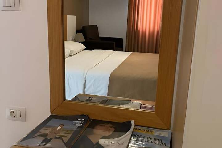 Room 27 of 58