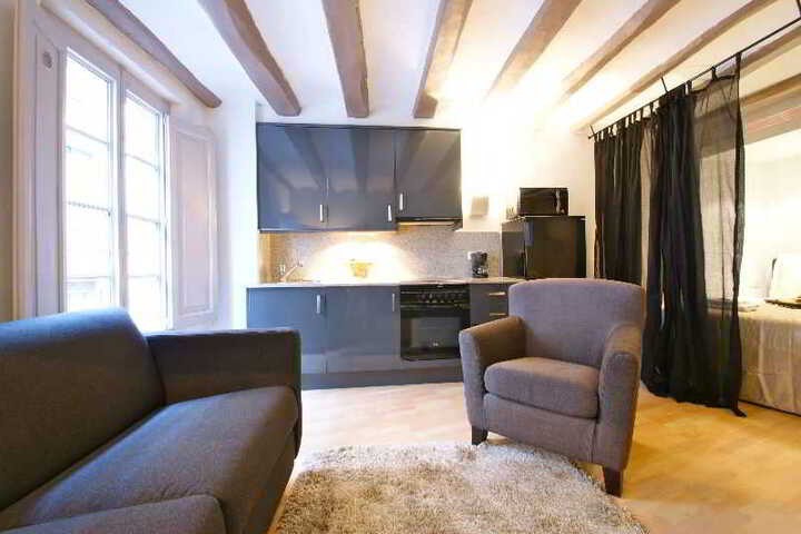 Room 8 of 10