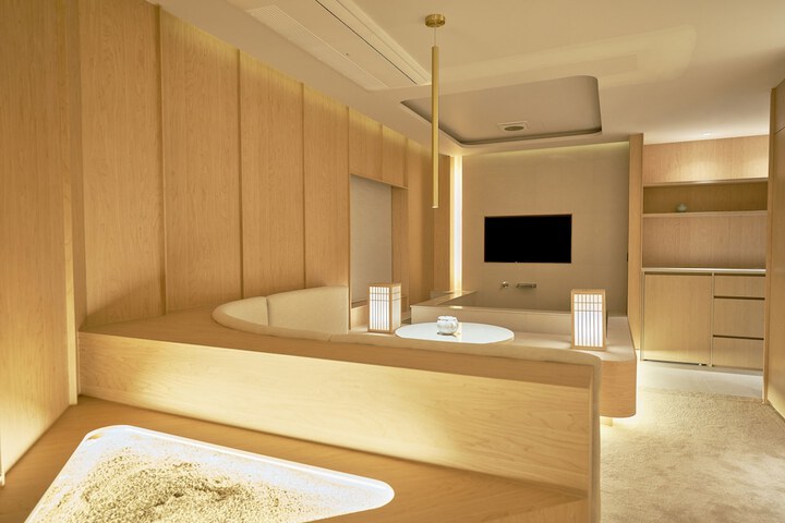 Room 52 of 142