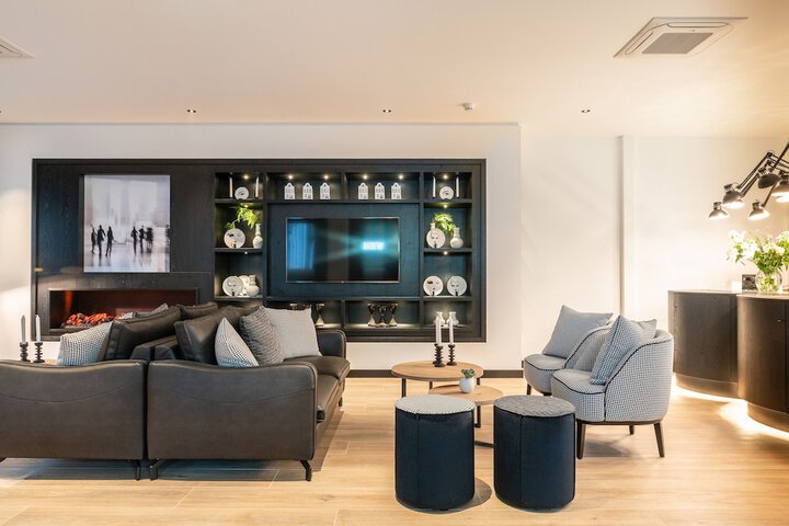Guest Lobby