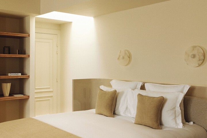 Room 70 of 96