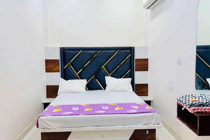 Room 35 of 87