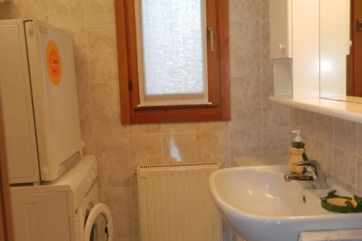 Room 8 of 21
