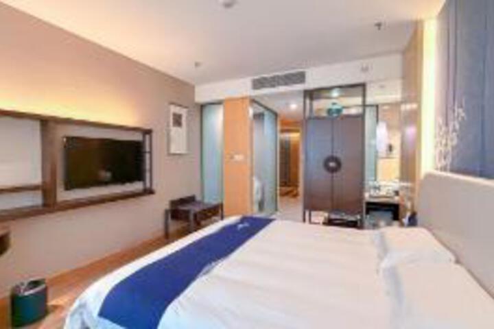 Room 22 of 23