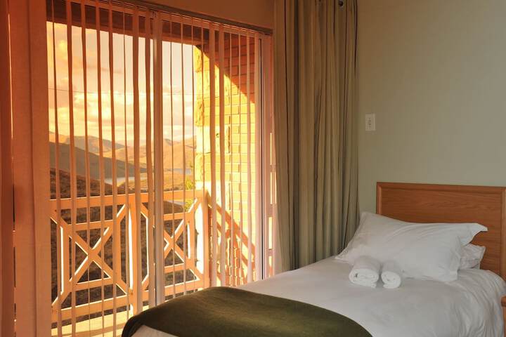 Room 4 of 26