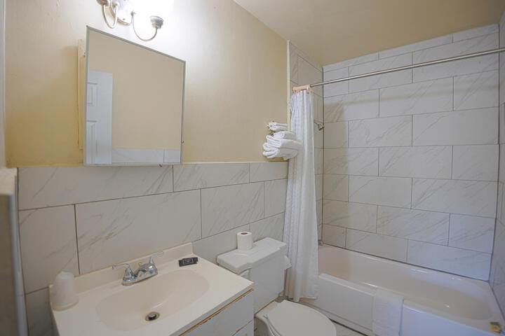 1 King Bed with Kitchenette (20 of 68)