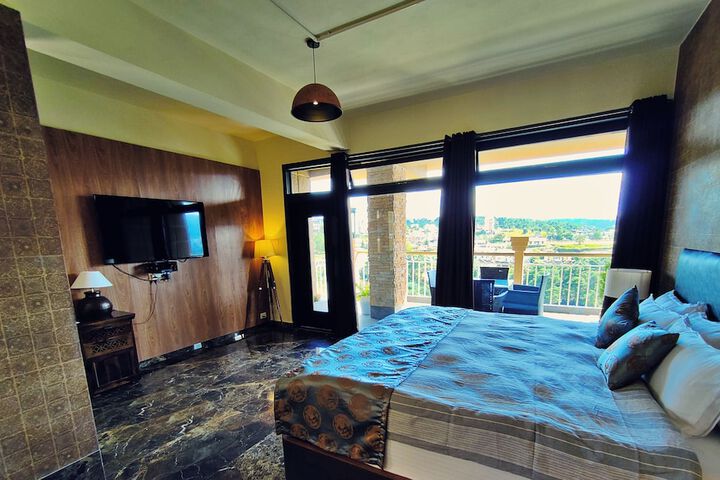 Room 8 of 17