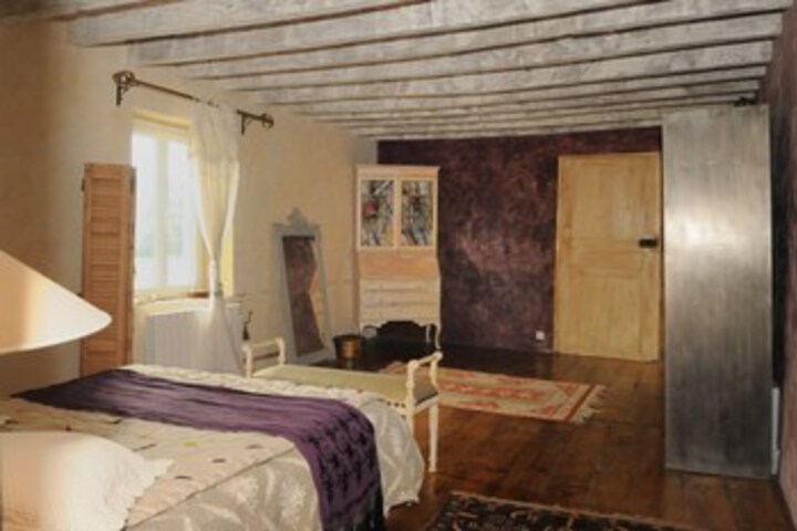 Room 8 of 16