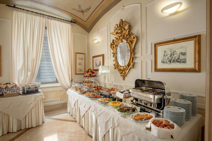Breakfast/Coffee Service 72 of 98