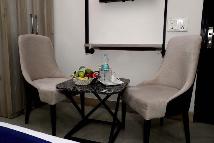 Room 10 of 25