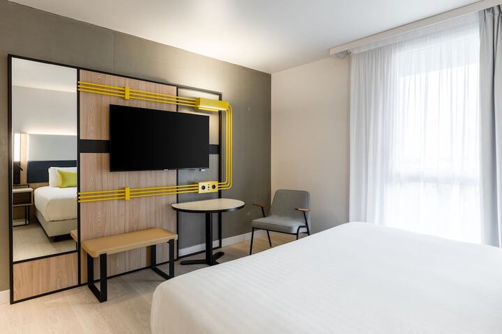 Room 8 of 35