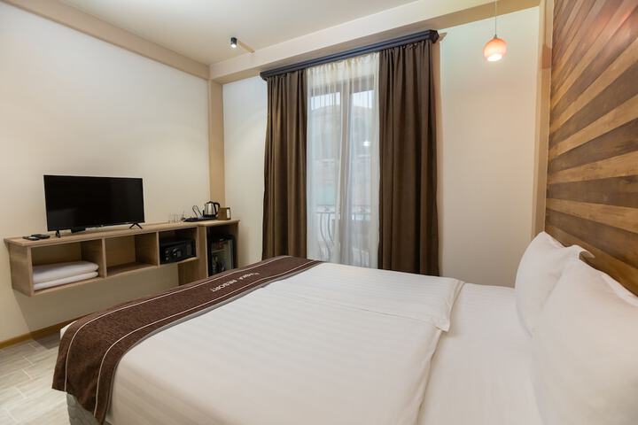 Room 46 of 196