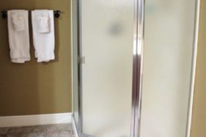 Room 3 of 20