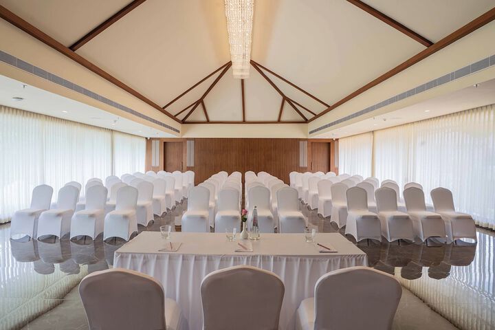 Ballroom/Hall 65 of 73