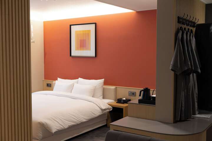 Room 103 of 219
