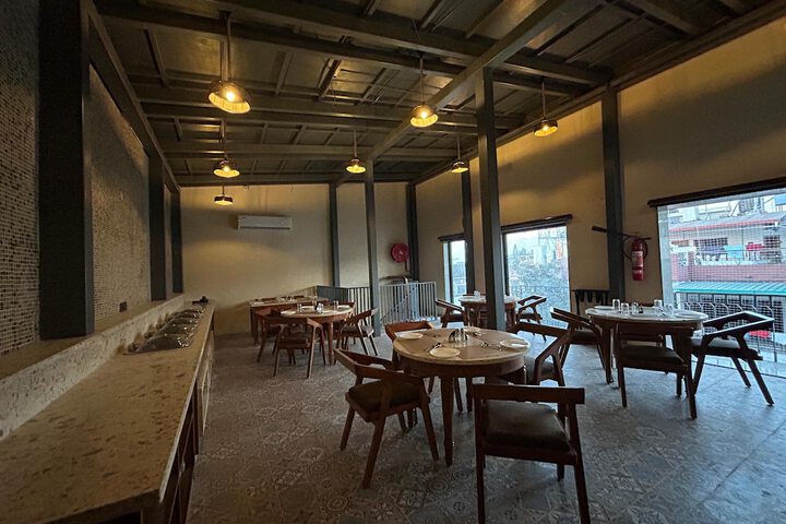 Dining 17 of 20
