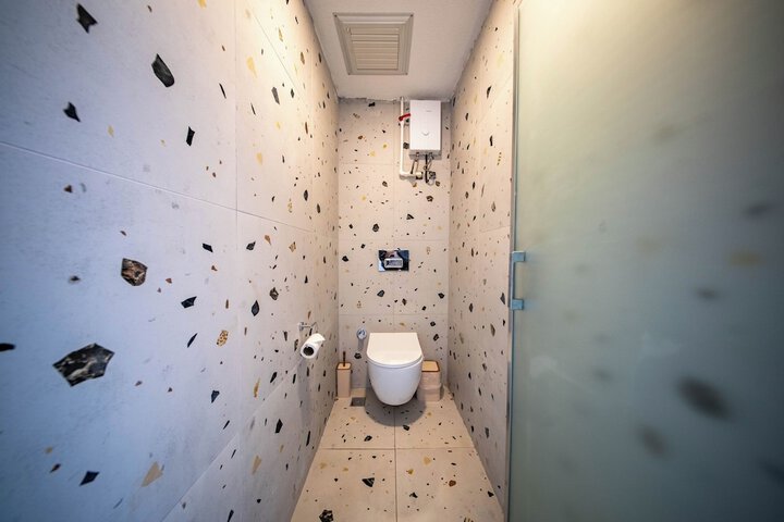 Room 40 of 48