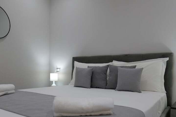 Room 27 of 43
