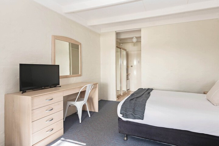 Room 15 of 154