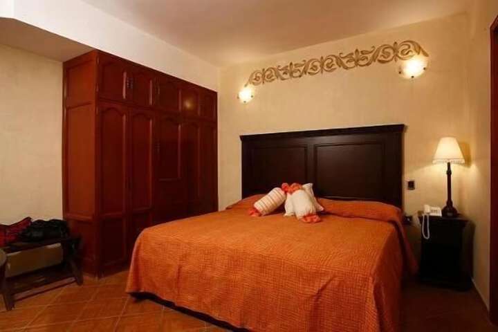 Room 2 of 41