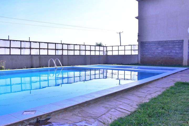 Pool 81 of 90