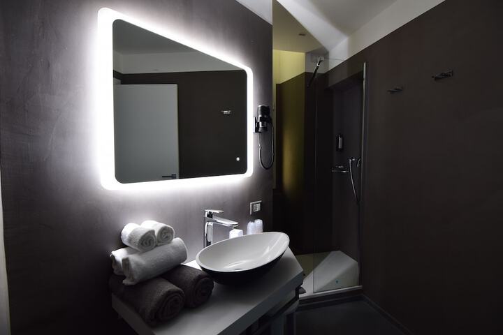 Room 43 of 51