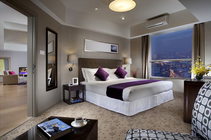 Room 3 of 44