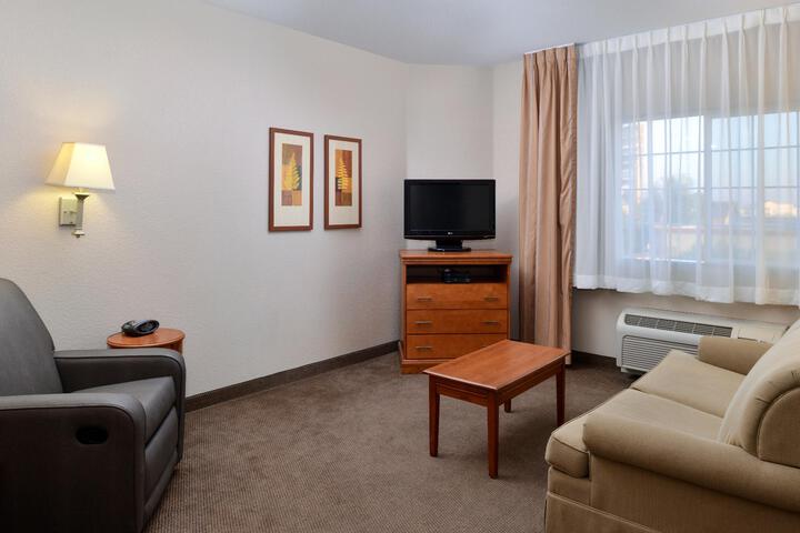 1 Full Bed Studio Suite (3 of 16)