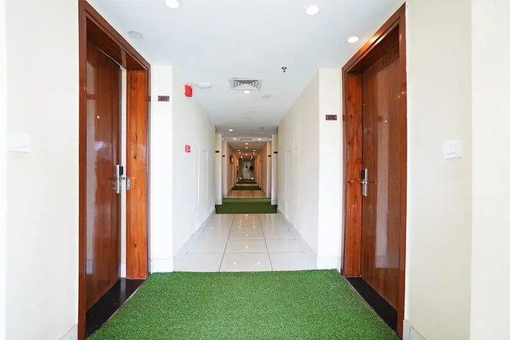 Room 10 of 21
