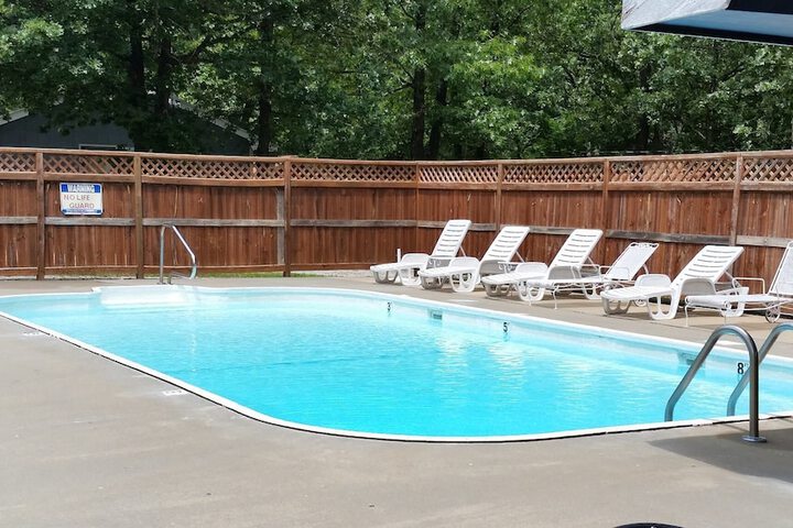Pool 6 of 8