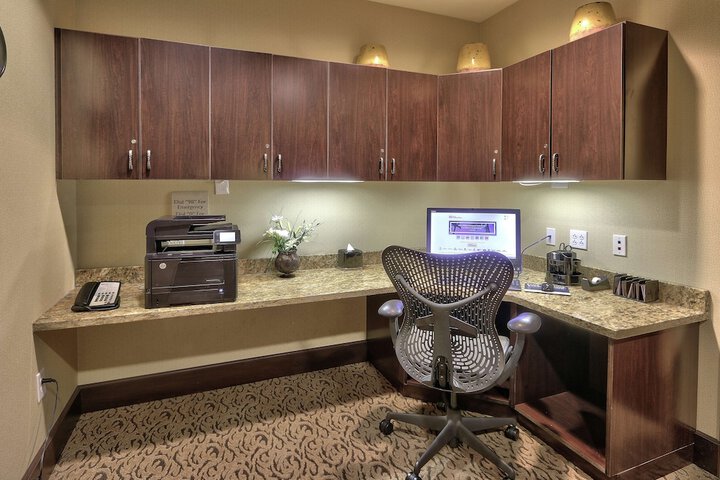 Business Center 48 of 53