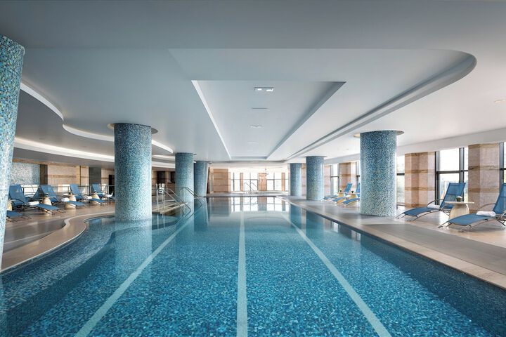 Hotel with Pool