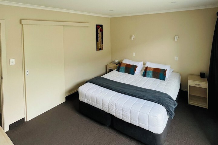 Room 22 of 48
