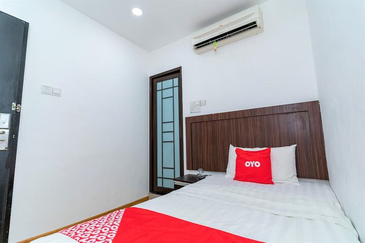 Room 13 of 25